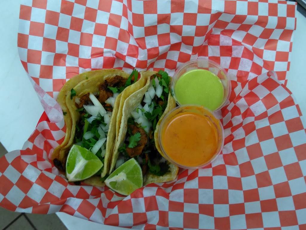 La Maria Taqueria | restaurant | 1690 McKnight Rd N, Maplewood, MN 55109, USA | 6513369557 OR +1 651-336-9557