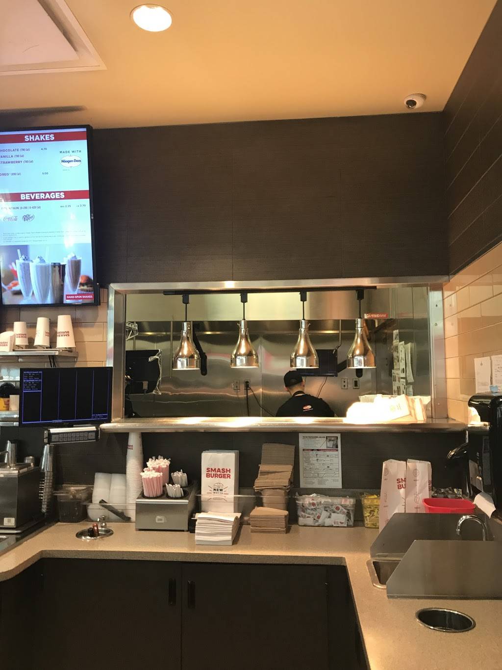 Smashburger | restaurant | 8000 Essington Ave Terminal A West, Philadelphia, PA 19153, USA | 3036331500 OR +1 303-633-1500