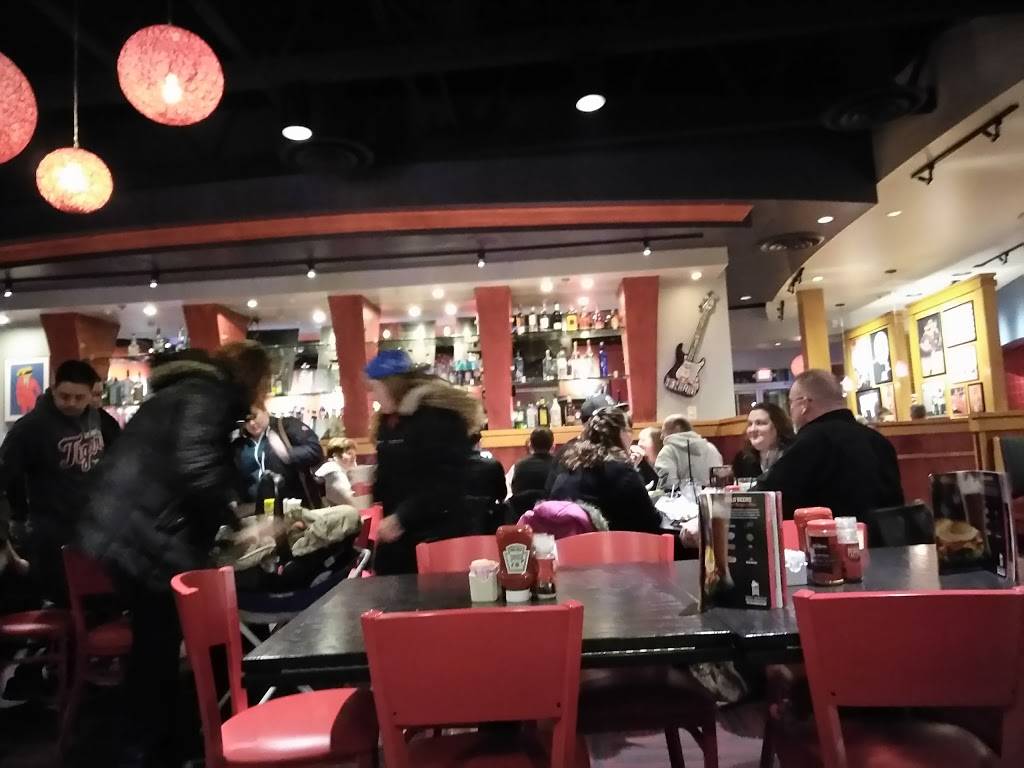 Red Robin Gourmet Burgers and Brews | restaurant | 4141 Miller Rd, Flint, MI 48507, USA | 8107338505 OR +1 810-733-8505