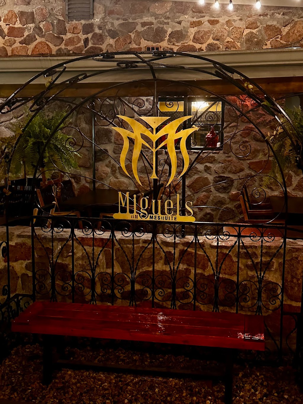 Miguels On Mesquite | restaurant | 118 N Mesquite St, Las Cruces, NM 88001, USA | 5756523832 OR +1 575-652-3832
