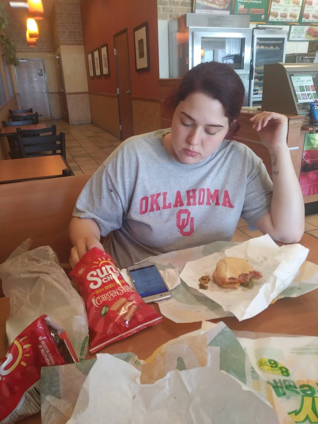 Subway | restaurant | 5620-B W Skelly Dr, Tulsa, OK 74107, USA | 9187942802 OR +1 918-794-2802