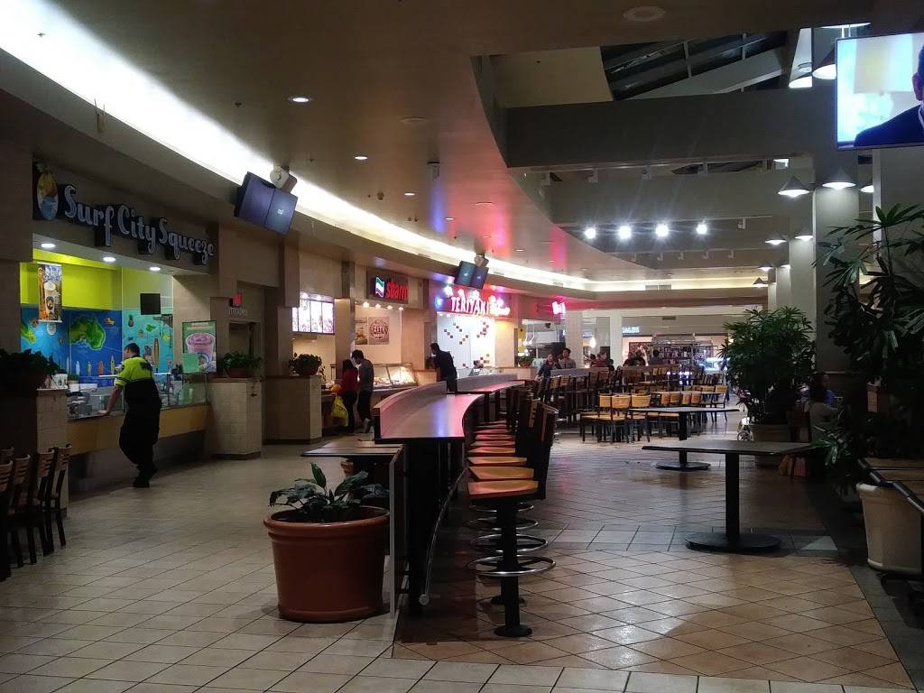 Surf City Squeeze | restaurant | 500 Inland Center, Space 107, San Bernardino, CA 92408, USA | 9093831434 OR +1 909-383-1434