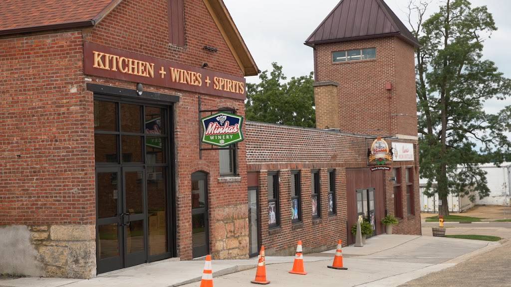 Minhas Kitchen And Winery | restaurant | 1404 13th St, Monroe, WI 53566, USA | 6083285555 OR +1 608-328-5555