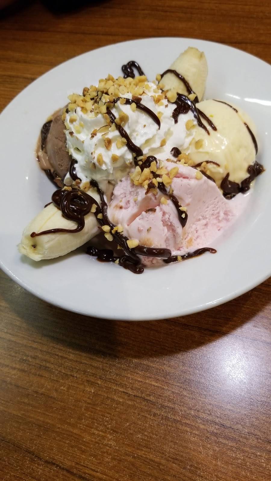 Dennys | restaurant | 12924 Beach Blvd, Stanton, CA 90680, USA | 7148985095 OR +1 714-898-5095