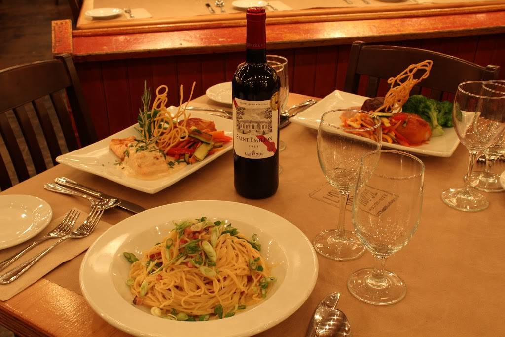 lOlive Rouge | restaurant | 193 Rue Notre Dame E Suite 200, Victoriaville, QC G6P 3Z8, Canada | 8197954492 OR +1 819-795-4492