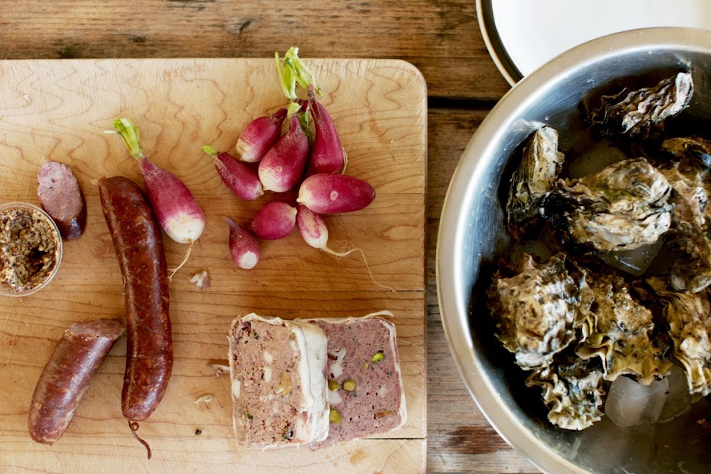 Café Hitchcock | restaurant | 129 Winslow Way E, Bainbridge Island, WA 98110, USA | 2062013369 OR +1 206-201-3369