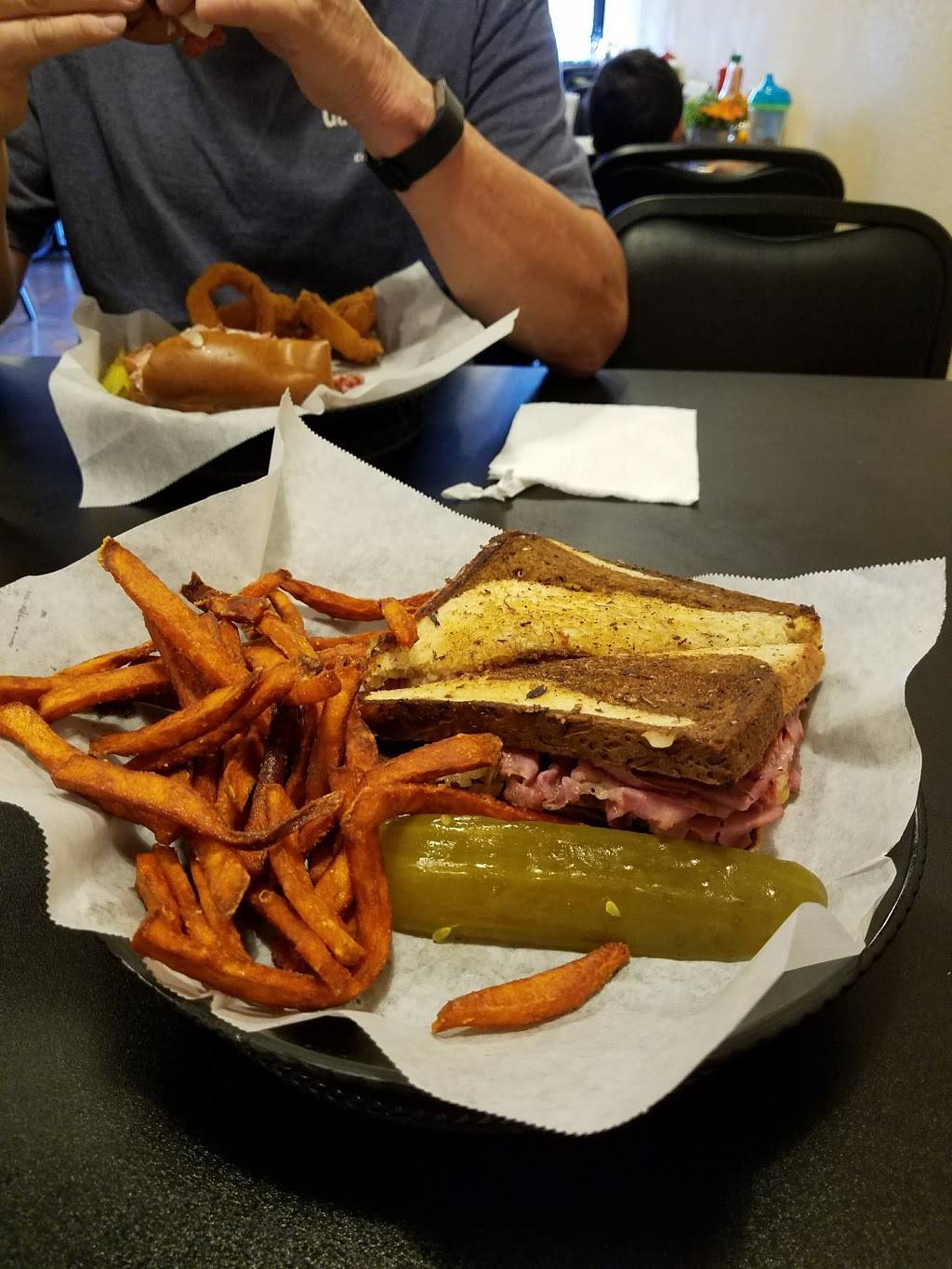 Main Street Deli | restaurant | 520 Main St A, Garland, TX 75040, USA | 9722765959 OR +1 972-276-5959