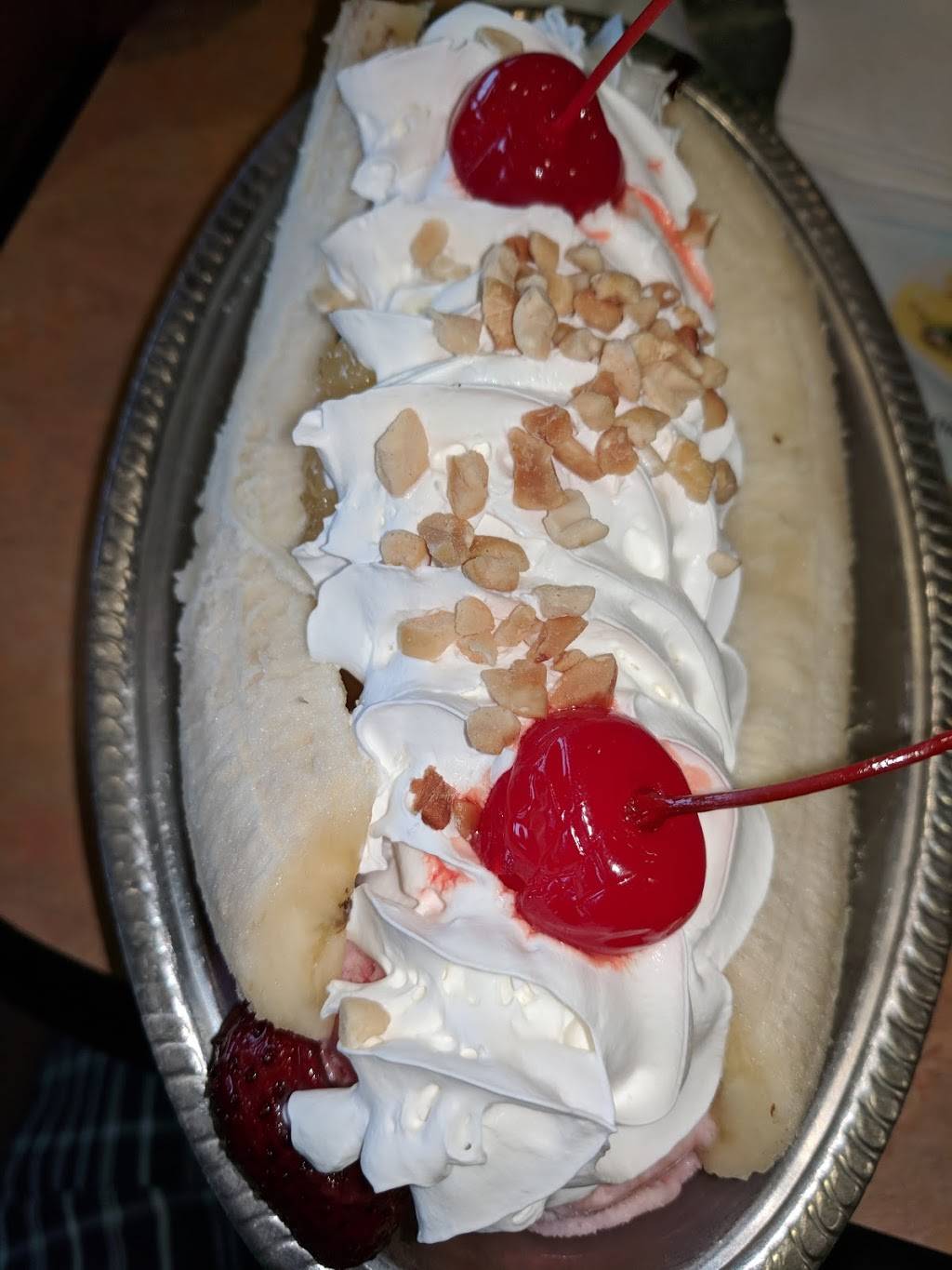 Valley Dairy Restaurant | restaurant | West, 920 US-22, Blairsville, PA 15717, USA | 7244596955 OR +1 724-459-6955