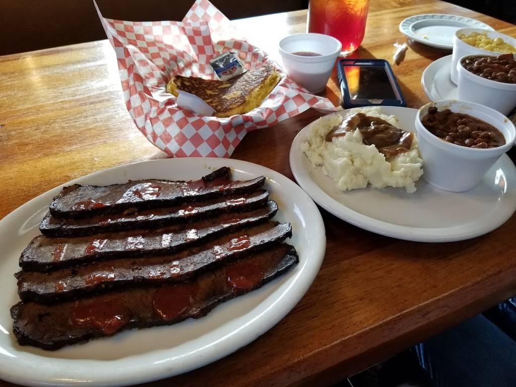 Michelles Palace Two BBQ | restaurant | 2577 US-41, Greenbrier, TN 37073, USA | 6158632085 OR +1 615-863-2085