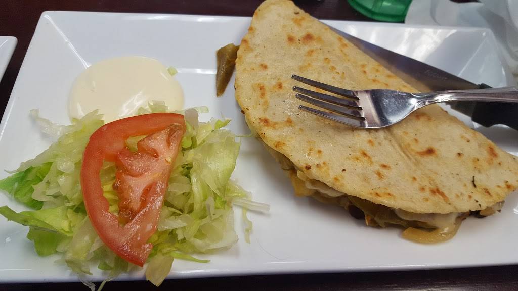 La Chilangueada | restaurant | 5131 W Fullerton Ave, Chicago, IL 60639, USA | 7732376638 OR +1 773-237-6638