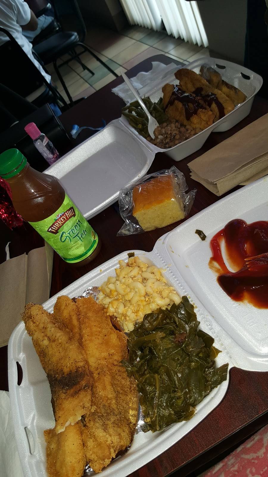 L & G Southern Soul Food | restaurant | 317 S Dupont Hwy, New Castle, DE 19720, USA | 3023227774 OR +1 302-322-7774