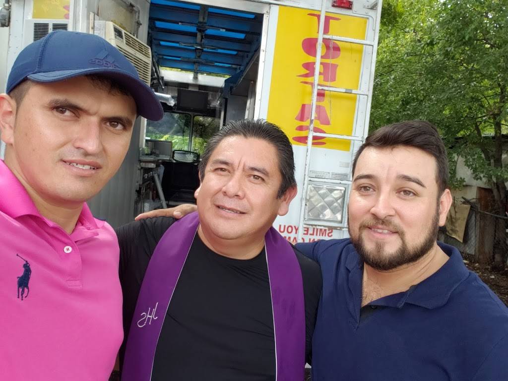 Tacos el pariente"" | restaurant | 3916 Nogalitos St, San Antonio, TX 78211, USA | 2108062033 OR +1 210-806-2033