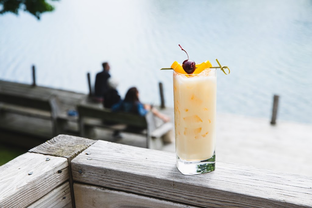 The Riverside Inn | restaurant | 302 E River St, Leland, MI 49654, USA | 2312569971 OR +1 231-256-9971