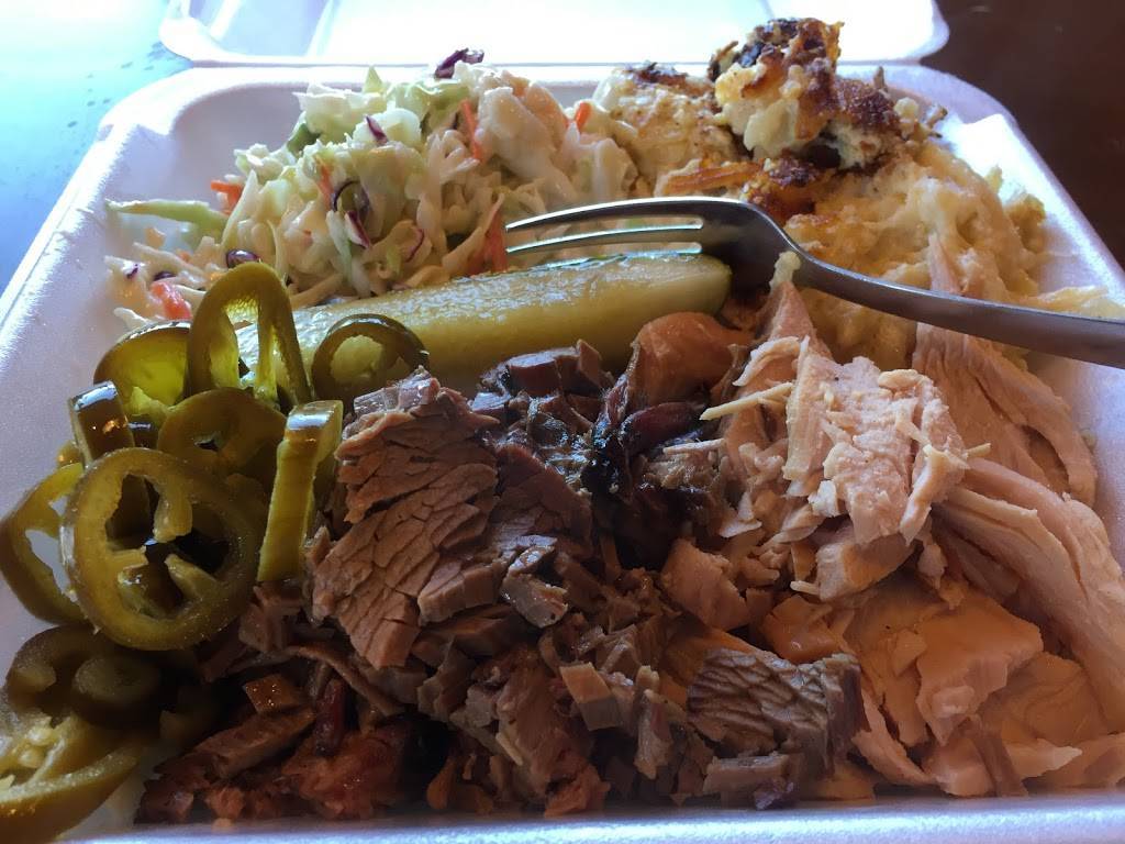 Lonnie Qs BBQ | restaurant | 3150 SE 21st St, Topeka, KS 66607, USA | 7852334227 OR +1 785-233-4227