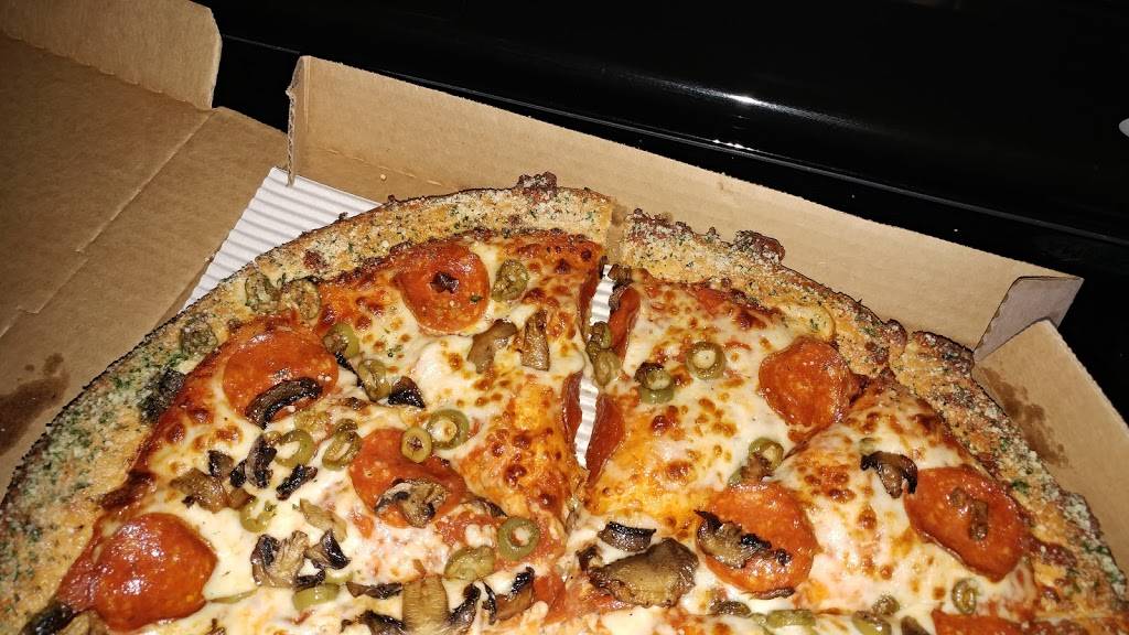 Pizza Hut | meal takeaway | 1322 Mendota Rd E, Inver Grove Heights, MN 55077, USA | 6514571855 OR +1 651-457-1855