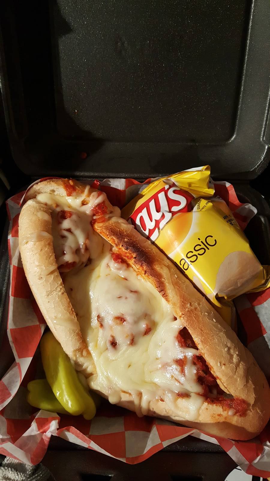 The Flying Pig Airport Diner | restaurant | 1317 Territorial Rd, Benton Harbor, MI 49022, USA | 2693696589 OR +1 269-369-6589