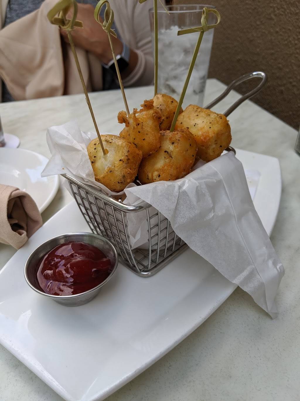 Pier 500 | restaurant | 500 1st St, Hudson, WI 54016, USA | 7153865504 OR +1 715-386-5504