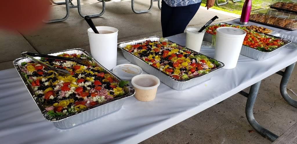 Holiday Pizza | restaurant | 42490 Van Dyke Ave, Sterling Heights, MI 48314, USA | 5867393600 OR +1 586-739-3600