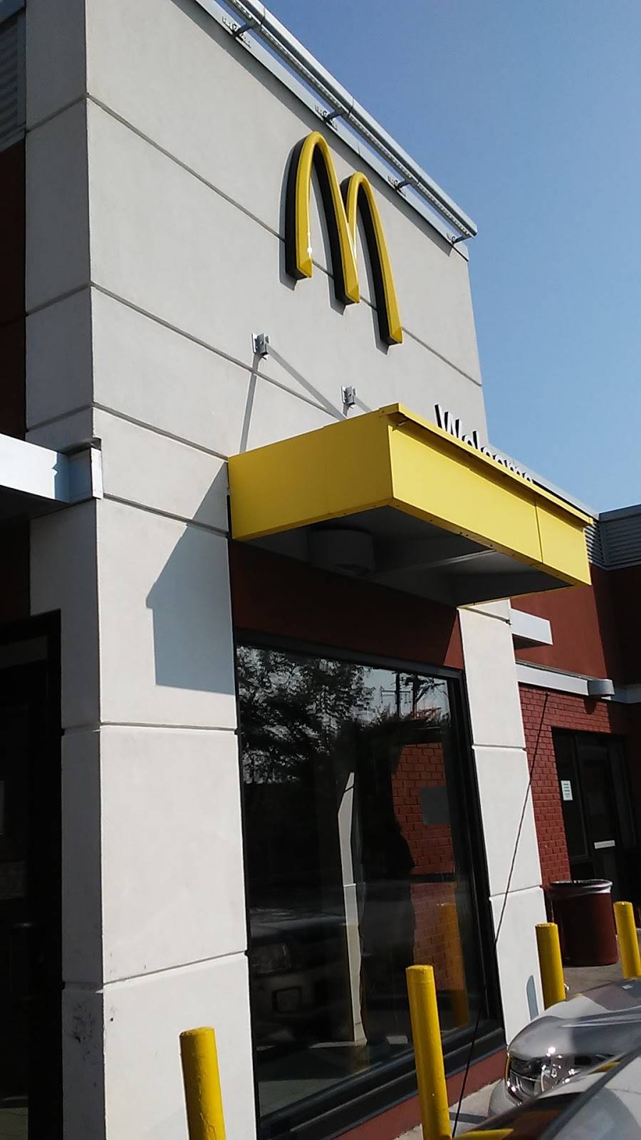 McDonalds | cafe | 2455 W Wisconsin Ave, Milwaukee, WI 53233, USA | 4149373750 OR +1 414-937-3750