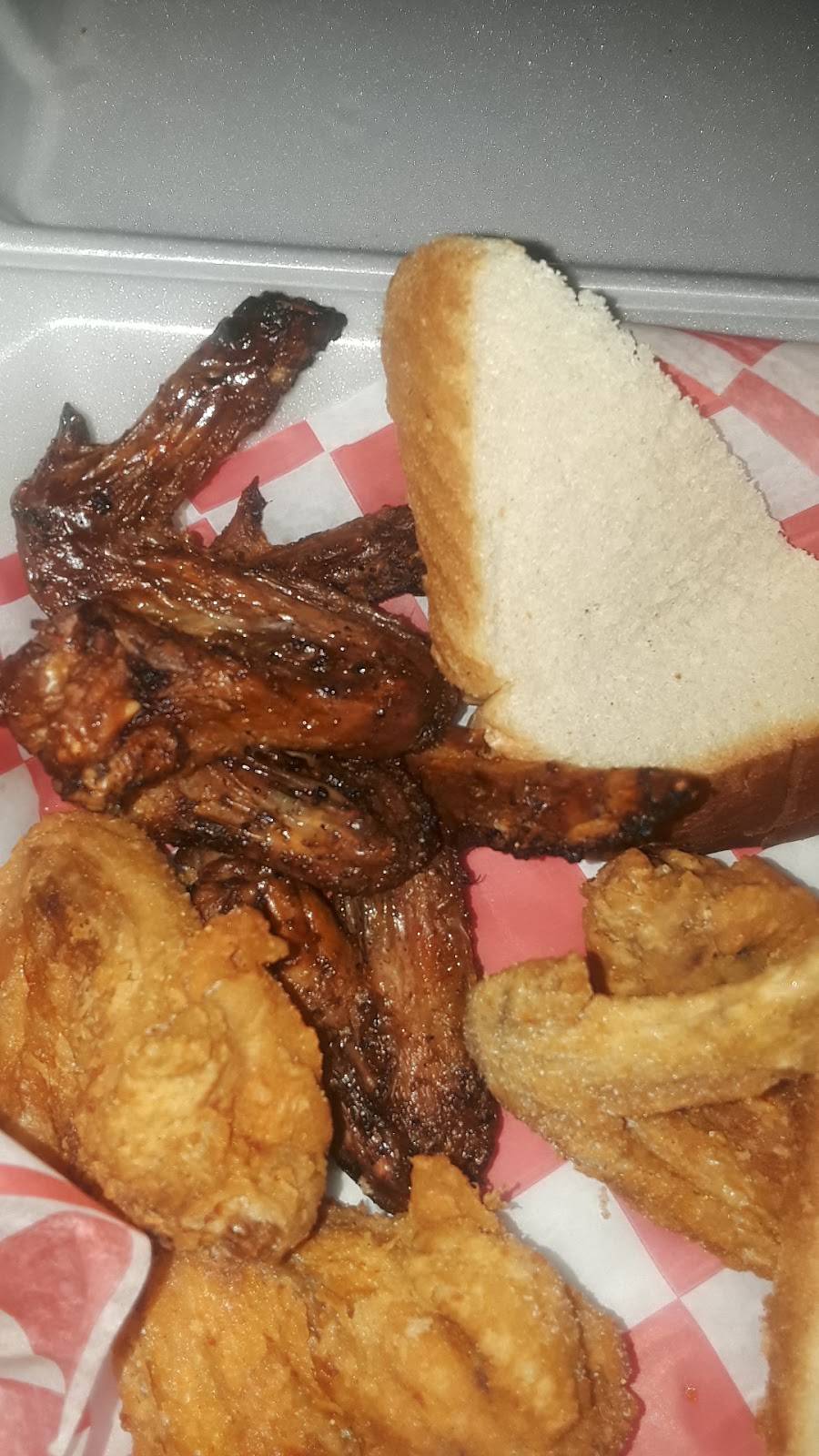 Jazzy Lynns | restaurant | 4680 Holston Dr, Knoxville, TN 37914, USA | 8656339075 OR +1 865-633-9075