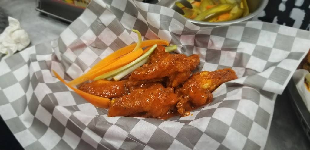 Agredanos Burguer & Wings | restaurant | Lic. Jose Lopez Portillo poniente 175, Nueva Tijuana, 22435 Tijuana, B.C., Mexico | 016642934174 OR +52 664 293 4174