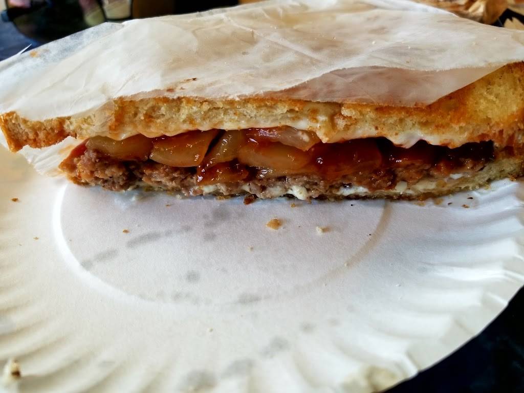 Merritt Canteen | restaurant | 4355 Main St, Bridgeport, CT 06606, USA | 2033721416 OR +1 203-372-1416