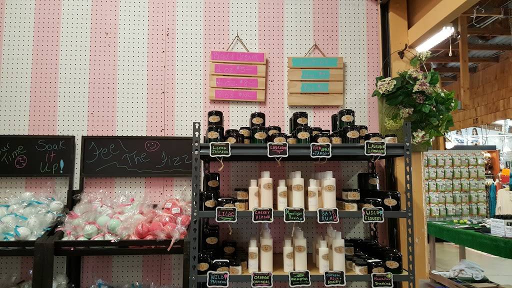 Flamingo Island Flea Market | shopping mall | 11902 Bonita Beach Rd SE, Bonita Springs, FL 34135, USA | 2399487799 OR +1 239-948-7799