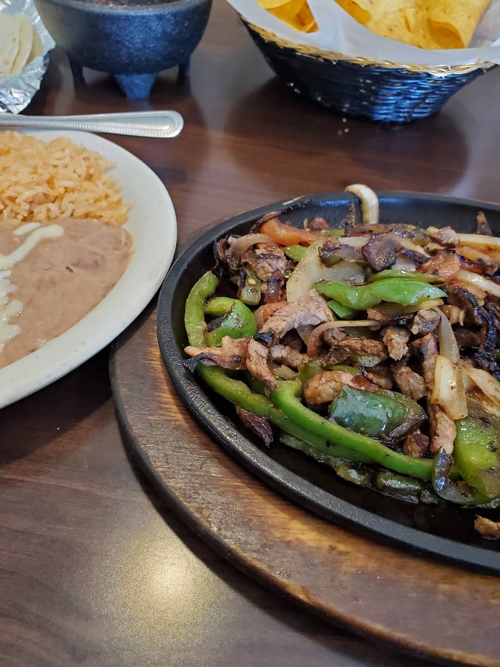 El Sombrero | restaurant | 7066 Charlotte Pike, Nashville, TN 37209, USA | 6153532100 OR +1 615-353-2100