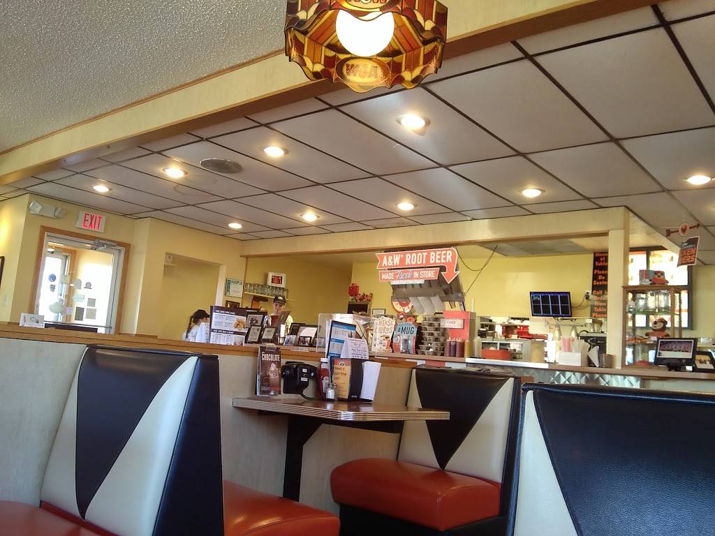 A&W | restaurant | 109 E 2nd Ave, Indianola, IA 50125, USA | 5159613553 OR +1 515-961-3553