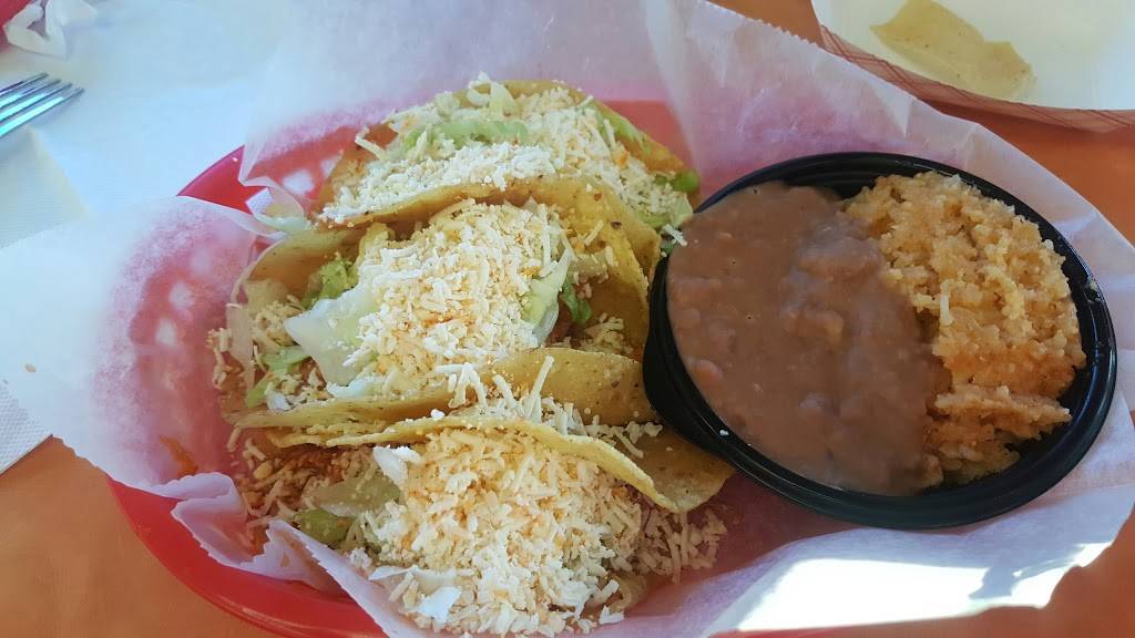 Adolphs Mexican Foods | restaurant | 4030 Kennedy Dr, East Moline, IL 61244, USA | 3097558427 OR +1 309-755-8427