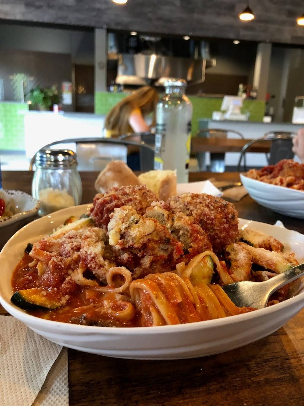 Table 8 Pasta | restaurant | 254 Wallace Rd, Bedford, NH 03110, USA | 6034882463 OR +1 603-488-2463