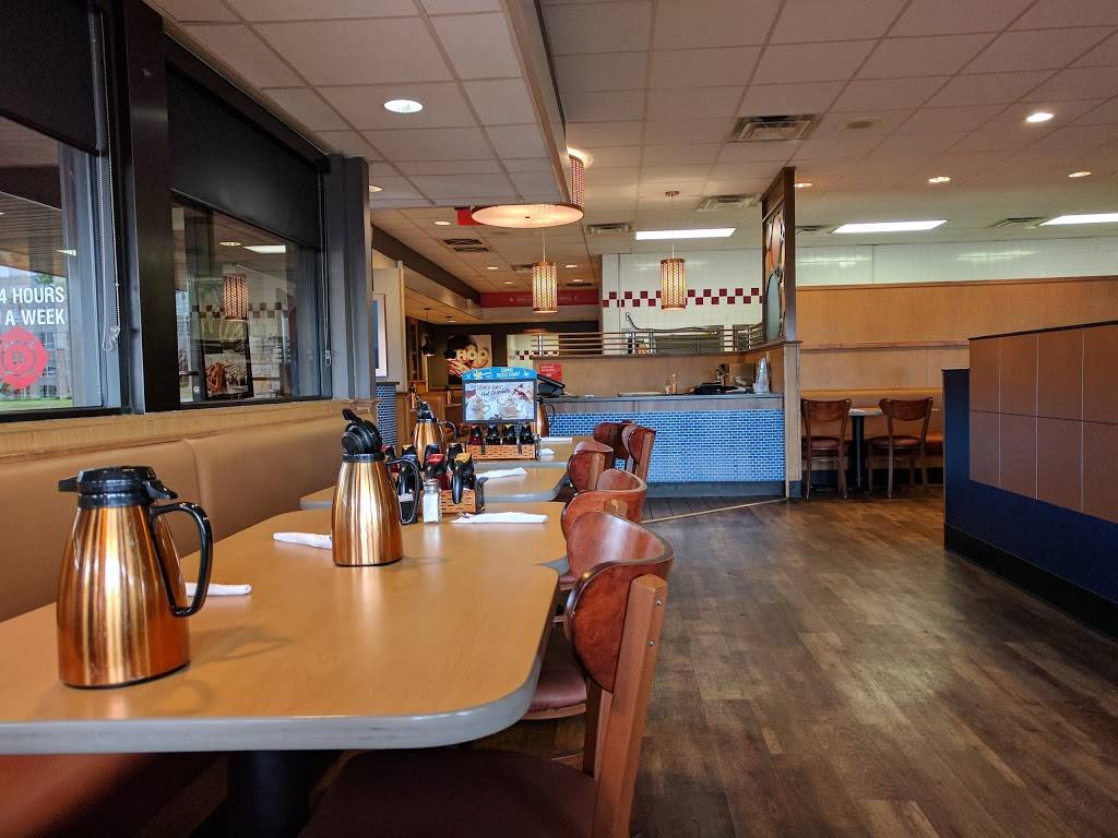 IHOP | restaurant | 4910 W Spruce St, Tampa, FL 33607, USA | 8132888828 OR +1 813-288-8828