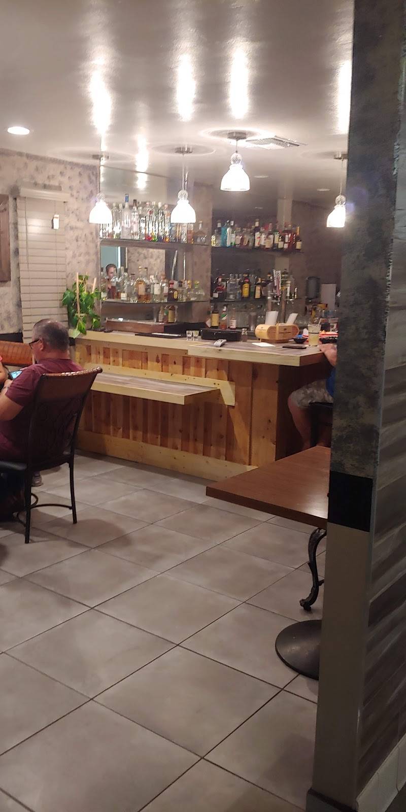 Rubens Mexican and Seafood Restauant | restaurant | 3807 Auburn St, Bakersfield, CA 93306, USA | 6618723851 OR +1 661-872-3851