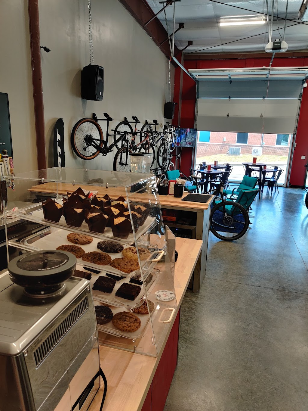 Ride615 Bicycles & Brews | restaurant | 3940 Dickerson Pike STE 101, Nashville, TN 37207, USA | 6157126195 OR +1 615-712-6195