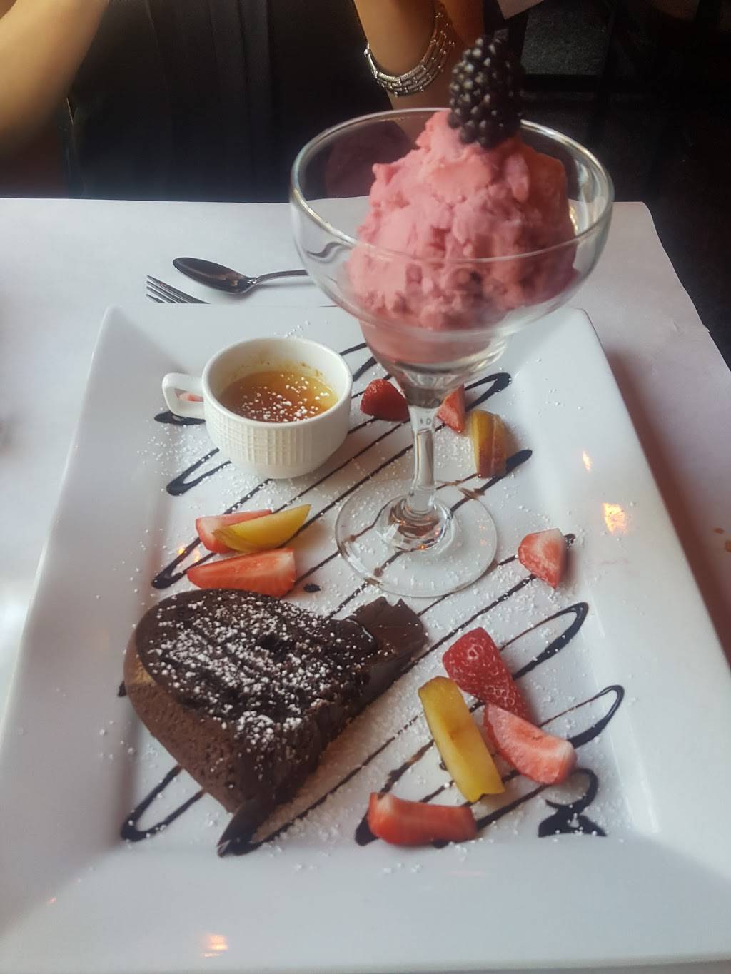 Toscanas at the Tower | restaurant | 1801 Colorado Ave #190, Turlock, CA 95382, USA | 2092163555 OR +1 209-216-3555