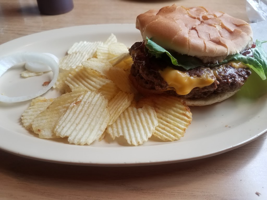 Flossies Apple Barrell | restaurant | Winona, MO 65588, USA | 5733258273 OR +1 573-325-8273