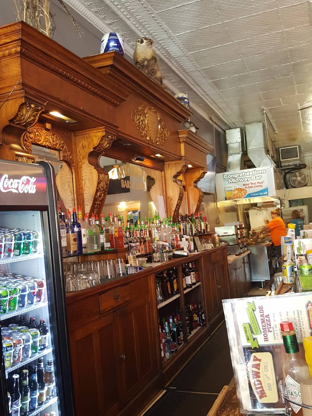 Midway Bar and Grill | restaurant | 140 High St, Mineral Point, WI 53565, USA | 6089874309 OR +1 608-987-4309