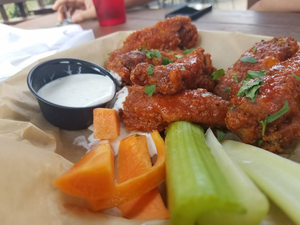 Cedar Creek Bar & Grill | restaurant | 1034 W 20th St, Houston, TX 77008, USA | 7138089623 OR +1 713-808-9623