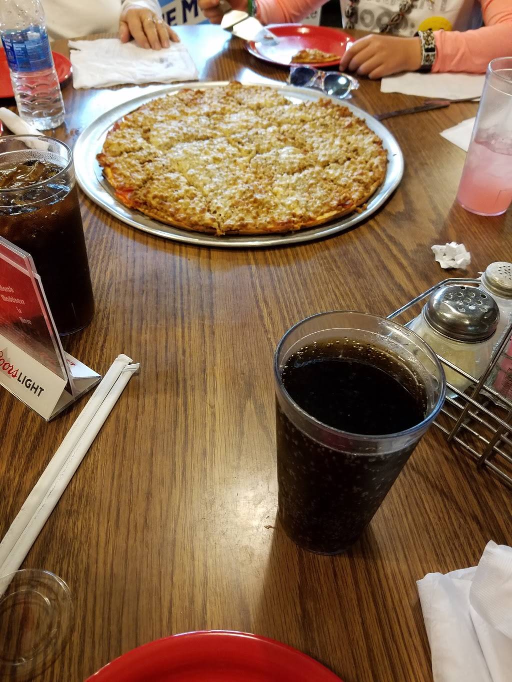 Gaslight Restaurant | restaurant | 328 E 4th St, Huntingburg, IN 47542, USA | 8126833669 OR +1 812-683-3669