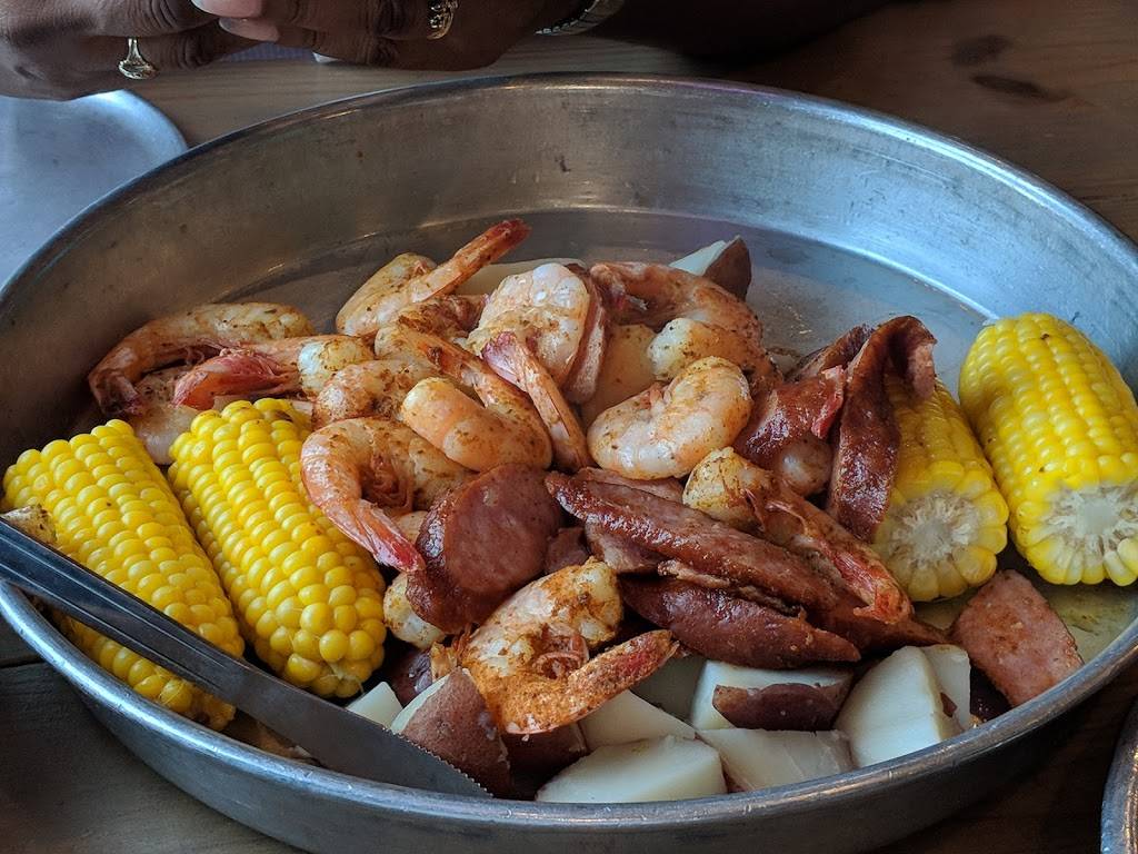 Shuckin Shack Oyster Bar | restaurant | 13460 NC-50 #101, Surf City, NC 28445, USA | 9108032037 OR +1 910-803-2037