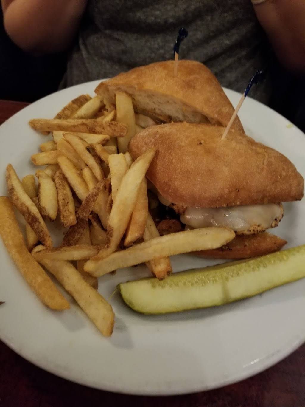 Anyways Pub | restaurant | 5 E Roosevelt Rd, Oakbrook Terrace, IL 60181, USA | 6309329323 OR +1 630-932-9323