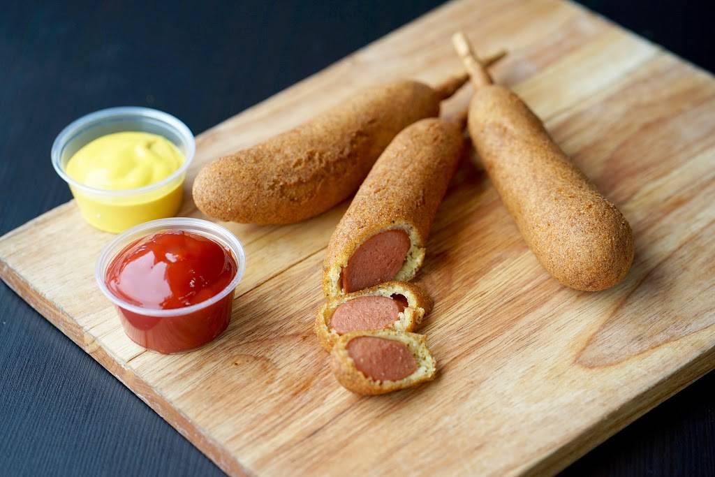 A1 dogs & Burgers | restaurant | 15430 Warren Ave, Dearborn, MI 48126, USA | 3138881515 OR +1 313-888-1515