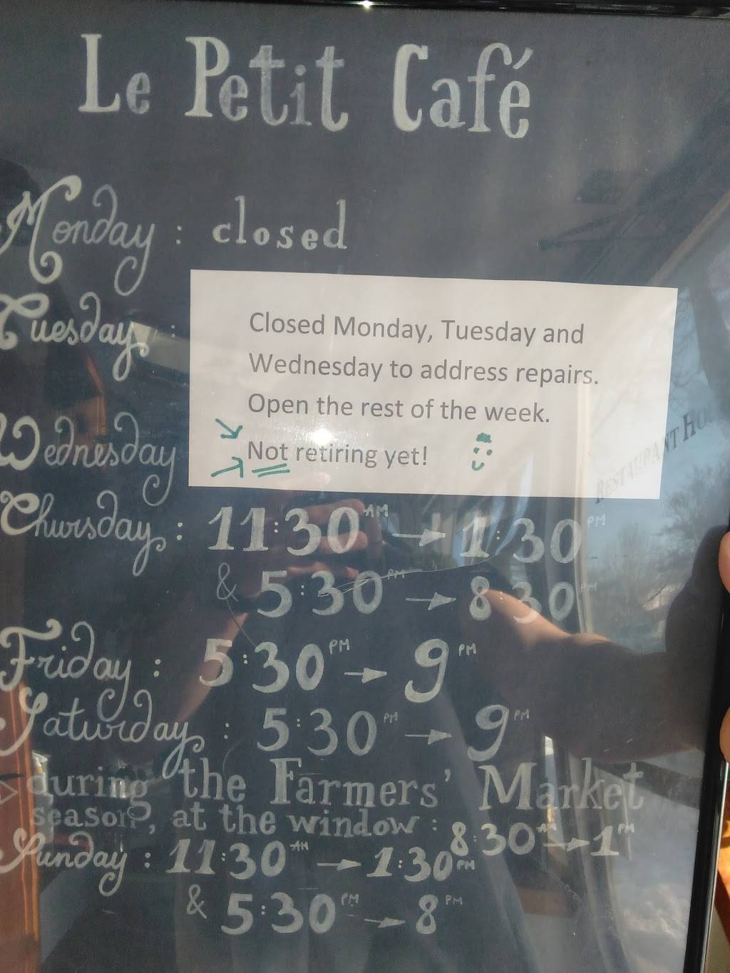 Le Petit Cafe | restaurant | 308 W 6th St, Bloomington, IN 47404, USA | 8123349747 OR +1 812-334-9747