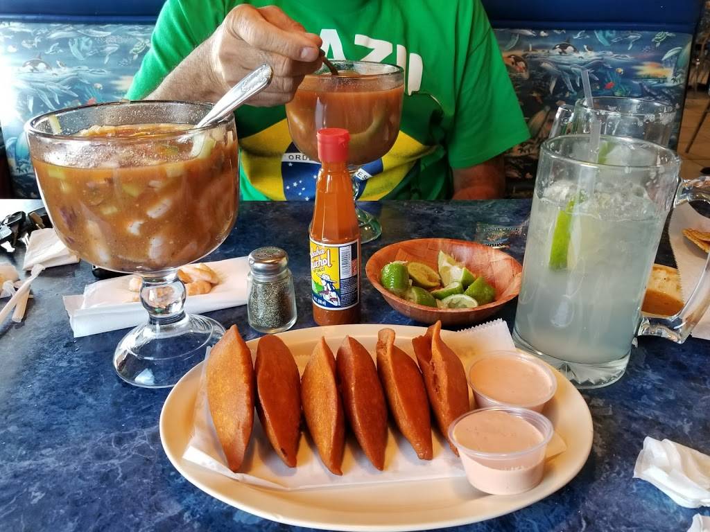 Las Islas Marias | restaurant | 16393 E Foothill Blvd, Fontana, CA 92335, USA | 9098232140 OR +1 909-823-2140