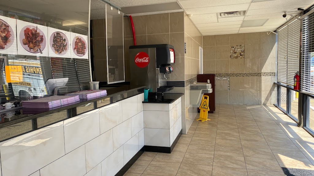 Goodies sub | restaurant | 2962 Poplar Ave, Memphis, TN 38112, USA | 9013257979 OR +1 901-325-7979