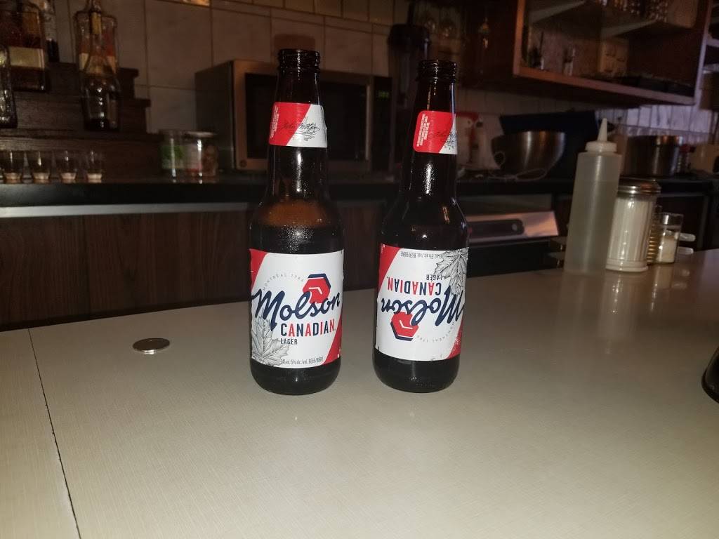 P & J Hamburgers | restaurant | 943 Lakeshore Rd E, Mississauga, ON L5E 1E3, Canada | 9052789278 OR +1 905-278-9278