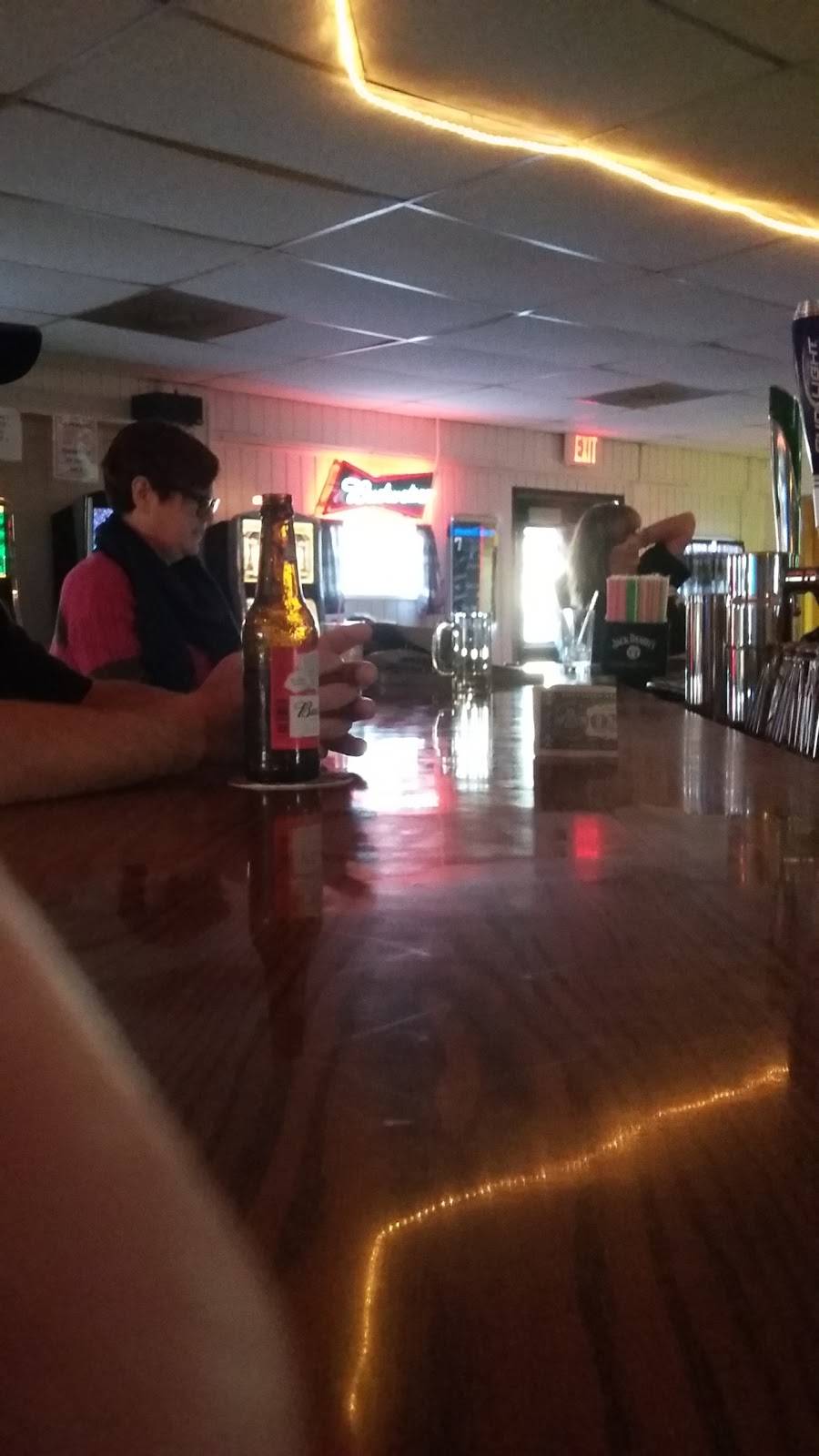 Shooters Bar & Grill | restaurant | 215 S Tanner St, Rantoul, IL 61866, USA | 2178930077 OR +1 217-893-0077