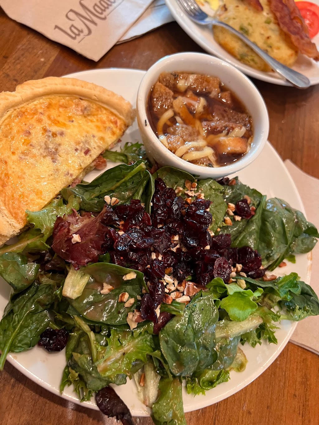 la Madeleine | restaurant | 6801 N Mesa St, El Paso, TX 79912, USA | 9158459808 OR +1 915-845-9808