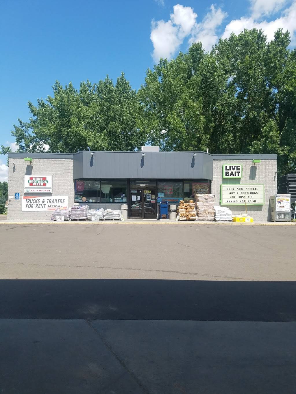 centermart minnoco/twin lakes outdoor stop | restaurant | 1801 Main St, Centerville, MN 55038, USA | 6514263460 OR +1 651-426-3460