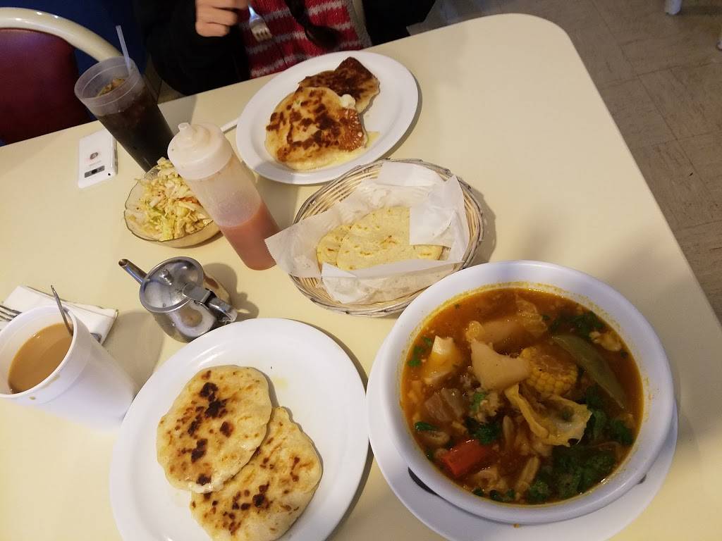 El Triunfo Restaurant | restaurant | 4450 E Charleston Blvd # 3, Las Vegas, NV 89104, USA | 7024534147 OR +1 702-453-4147